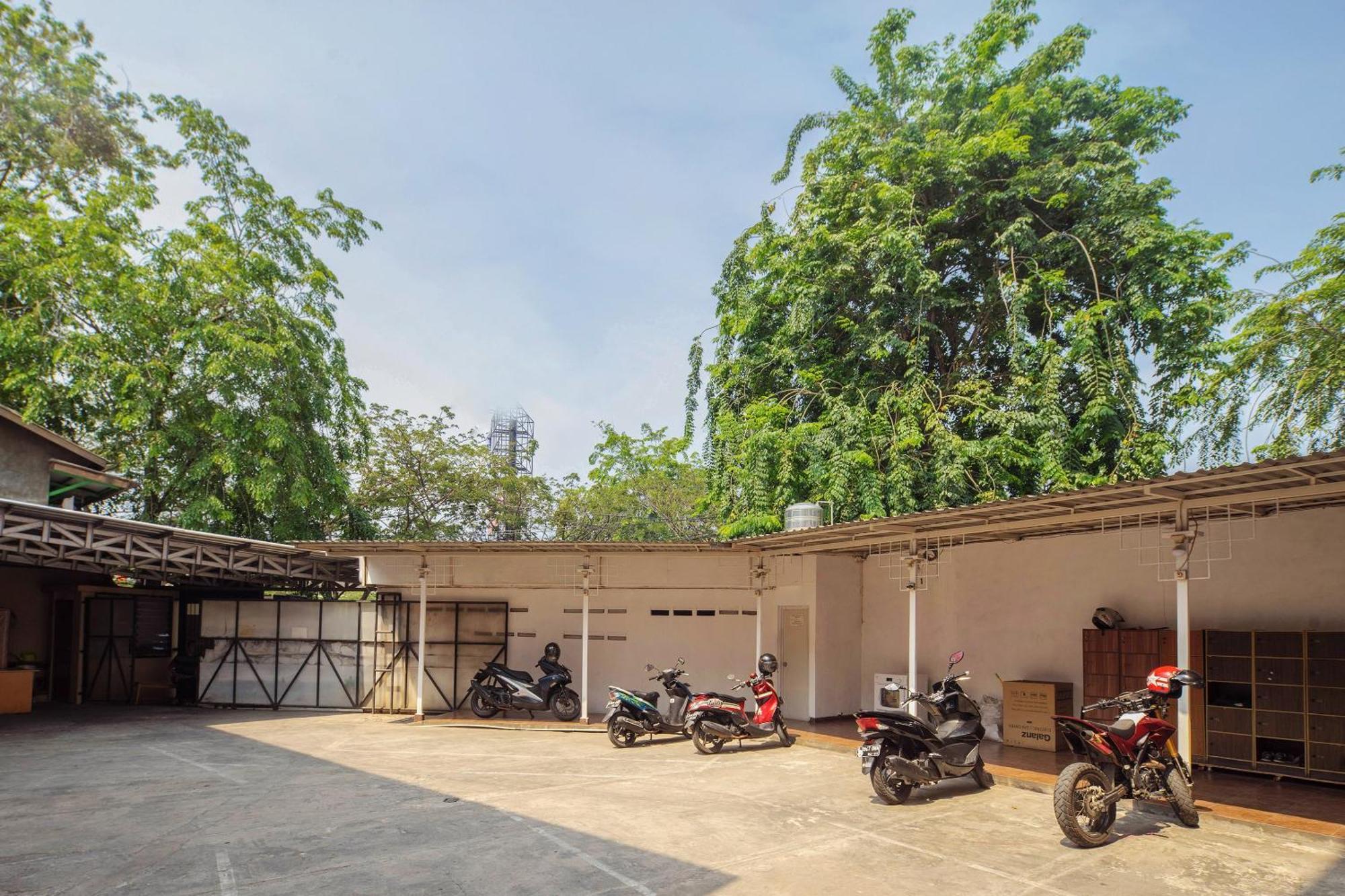 Super Oyo 866 Idola Residence Jakarta Exterior photo